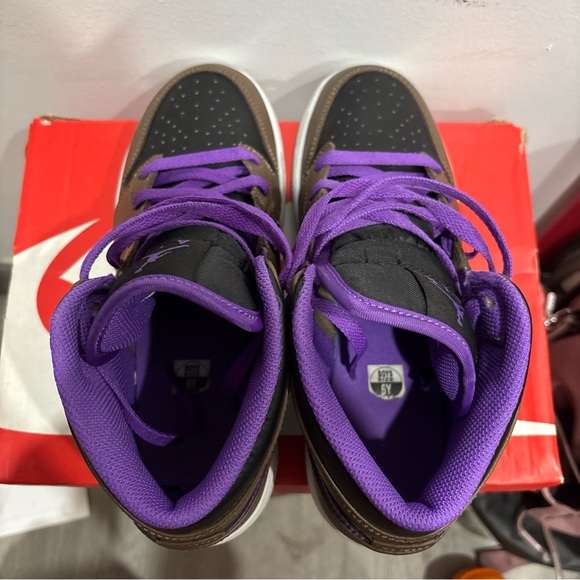 Air Jordan mid 1’s - Picture 4 of 9